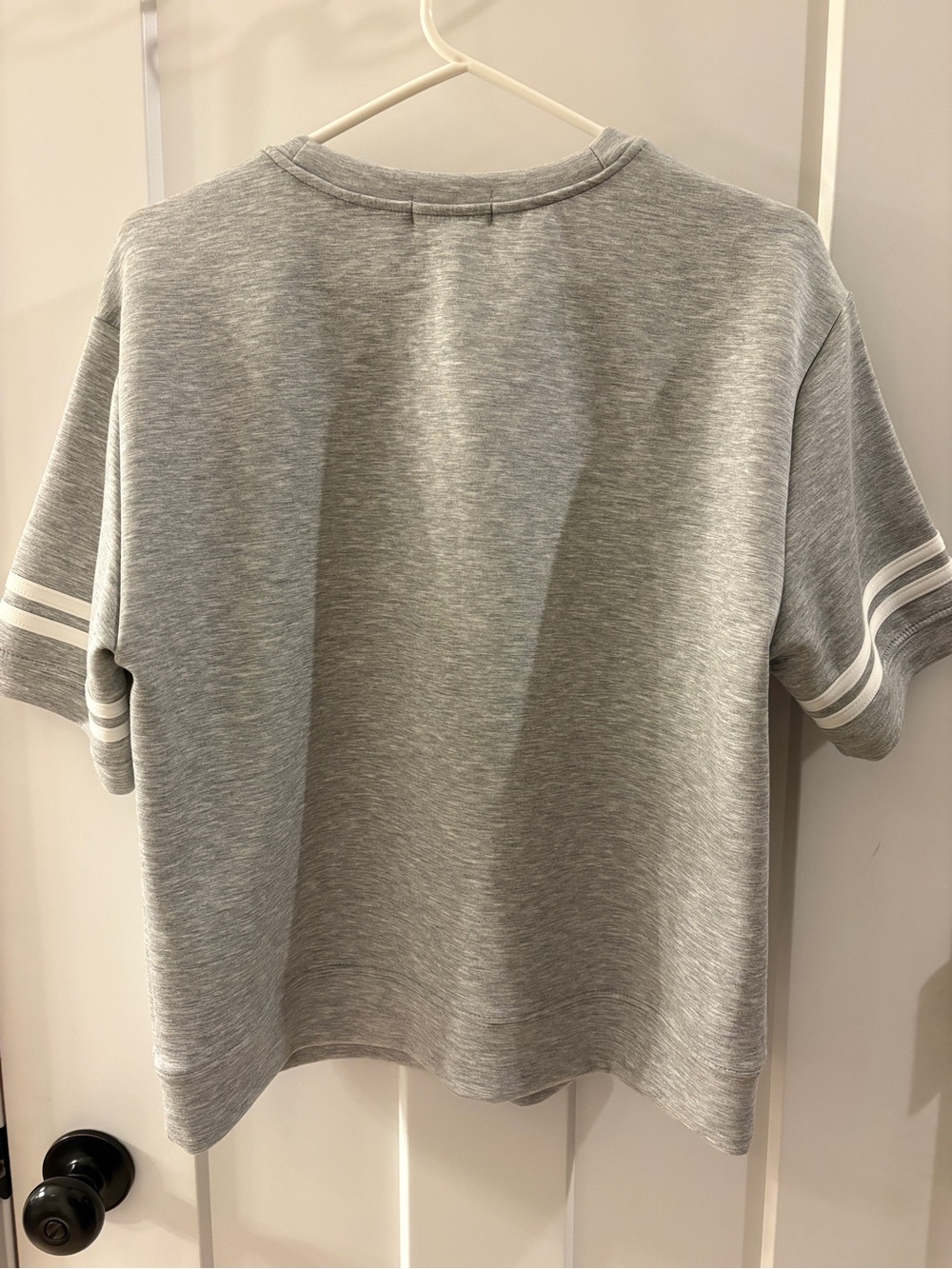 Women’s Grey Short-Sleeve Sweatshirt Top - Picture 3 of 3